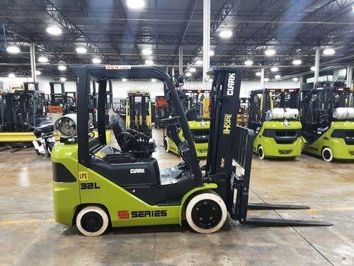 2023 Clark Forklift S32C featured image