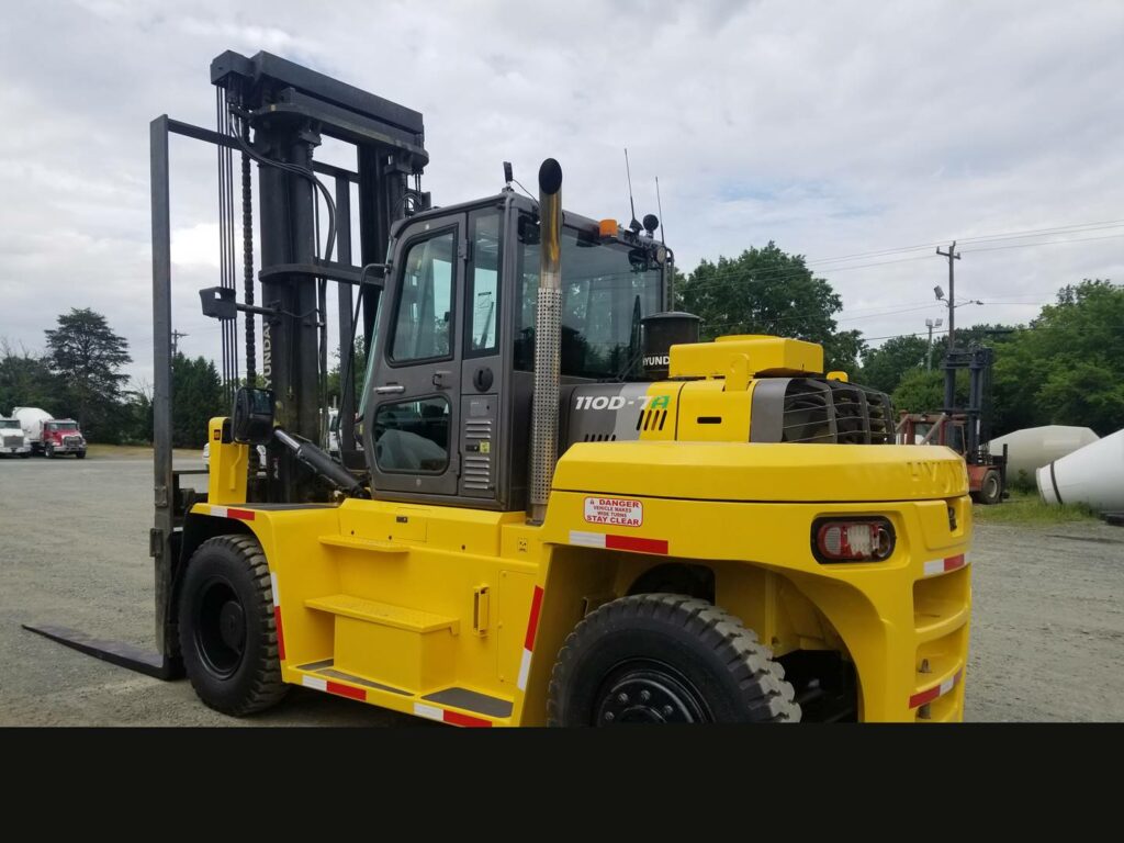 2015 Hyundai Forklift D110-7A featured image