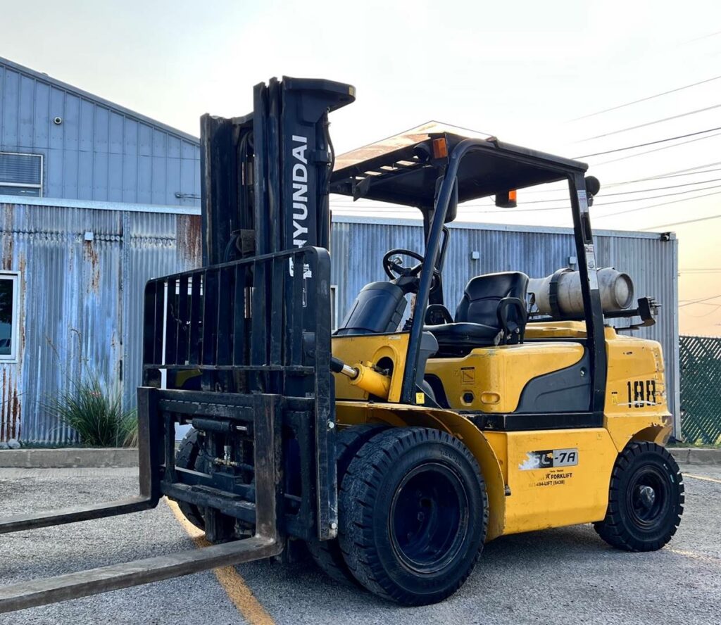 2014 Hyundai Forklift 45L-7A featured image