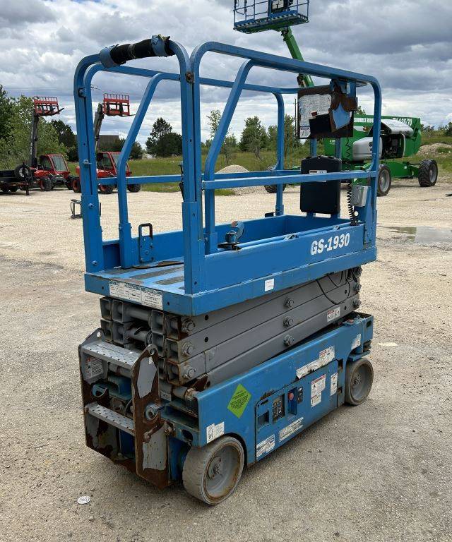 2015 Genie Scissor Lift GS-1930 featured image