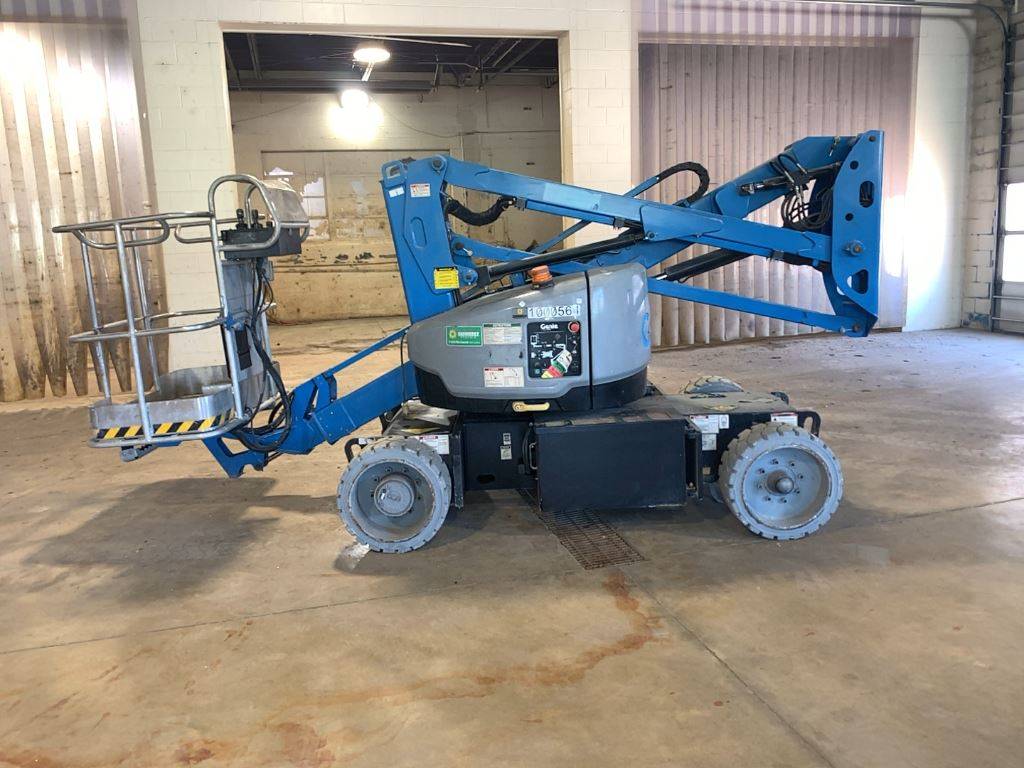 2015 Genie Boom Lift Z-33/18 featured image