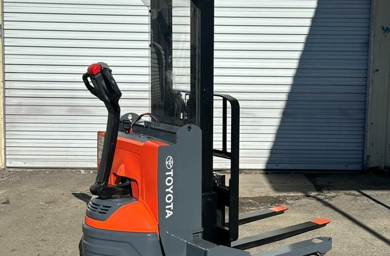 2018 Toyota Forklift 8BWS13 featured image