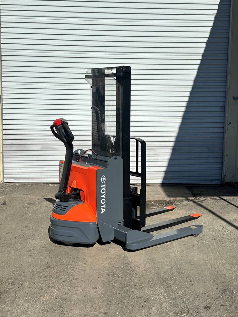 2018 Toyota Forklift 8BWS13 featured image