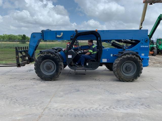 2015 Genie Telehandler GTH-844 featured image