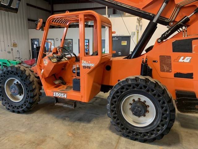 2015 Skytrak Telehandler 10054 featured image