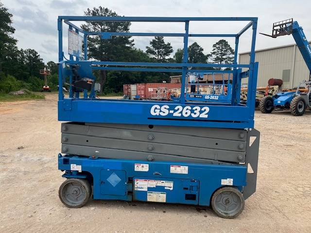 2015 Genie Scissor Lift GS-2632 featured image