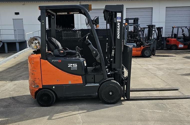 2016 Doosan Forklift GC25P-5 featured image