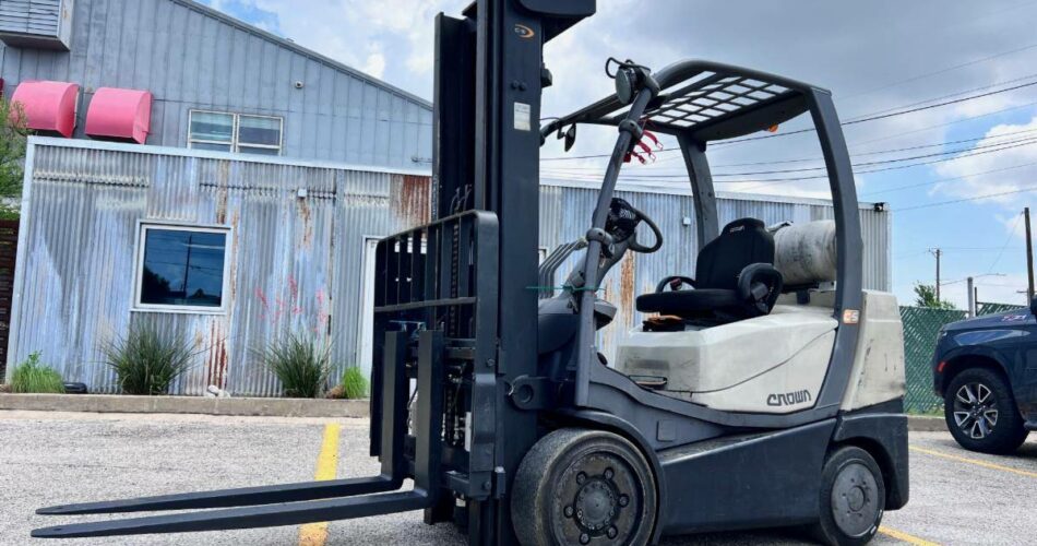 2016 Crown Forklift C5-1000-60 featured image