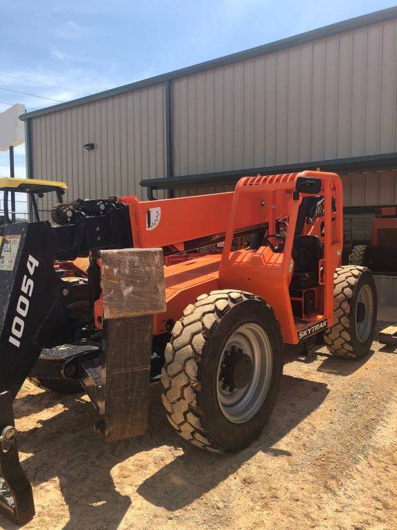 2022 Skytrak Telehandler 10054 featured image