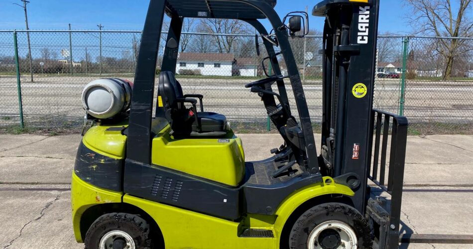 2017 Clark Forklift C25 featured image