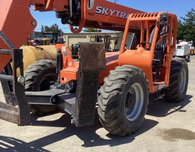 2019 Skytrak Telehandler 10054 featured image