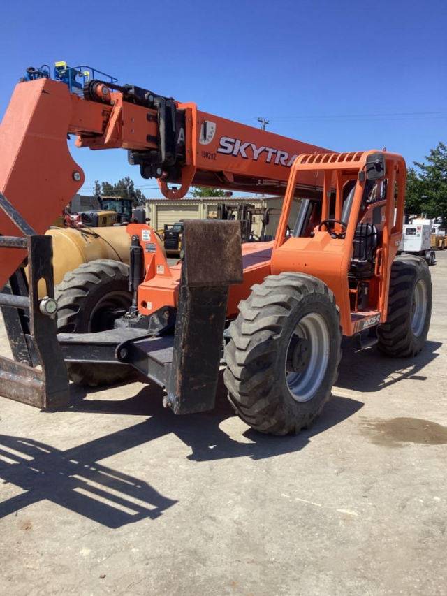 2019 Skytrak Telehandler 10054 featured image