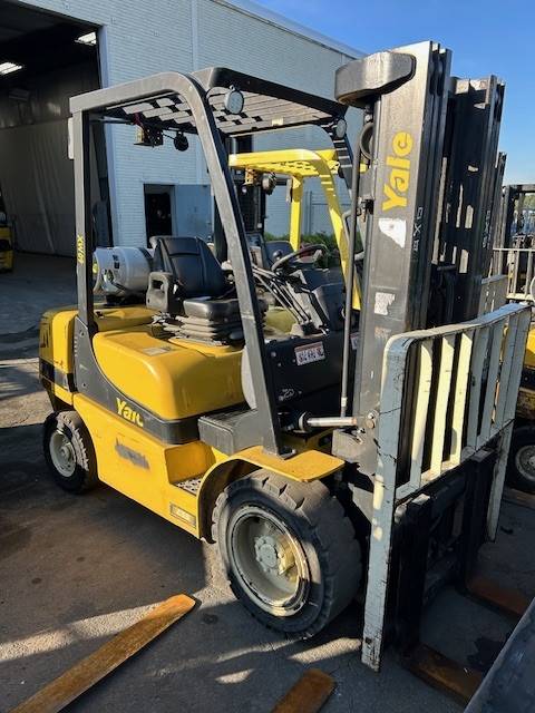 2017 Yale Forklift GTP060MX featured image