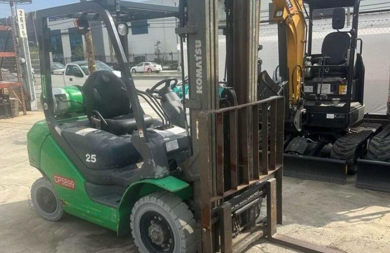 2012 Komatsu Forklift FG25T-16 featured image