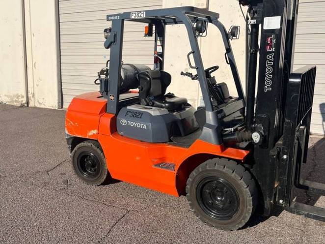 2009 Toyota Forklift 7FGKU40 featured image