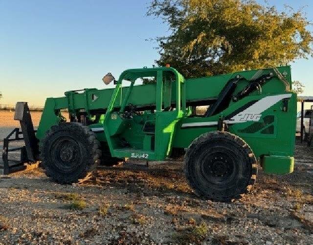 2015 Skytrak Telehandler 10042 featured image