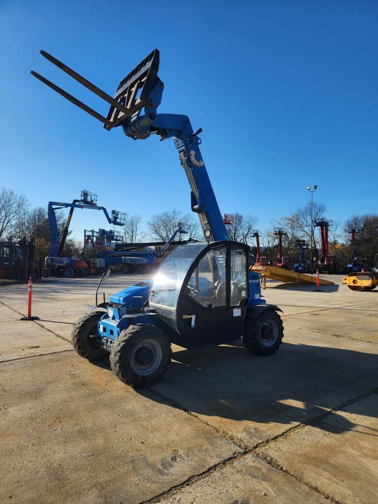 2017 Genie Telehandler GTH-5519 featured image