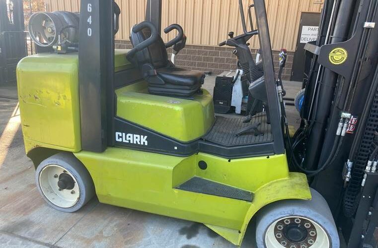 2016 Clark Forklift CGC70 featured image