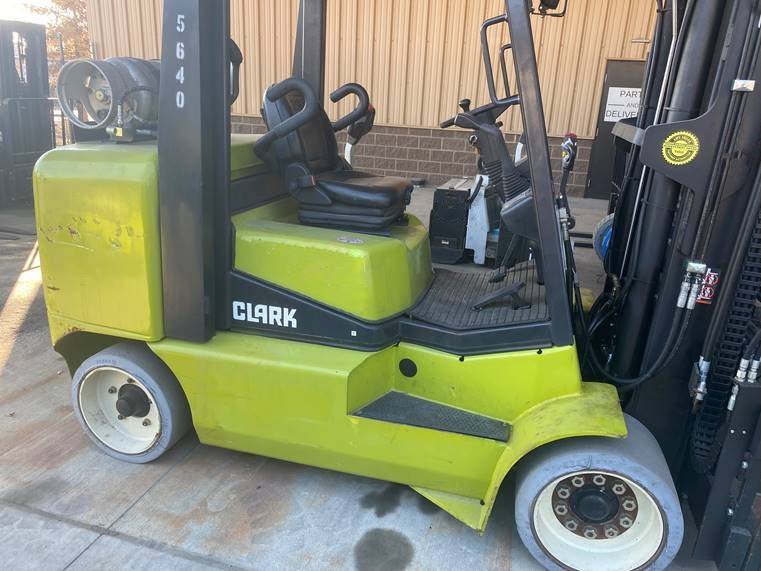 2016 Clark Forklift CGC70 featured image