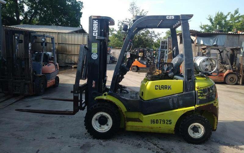 2015 Clark Forklift C25L featured image