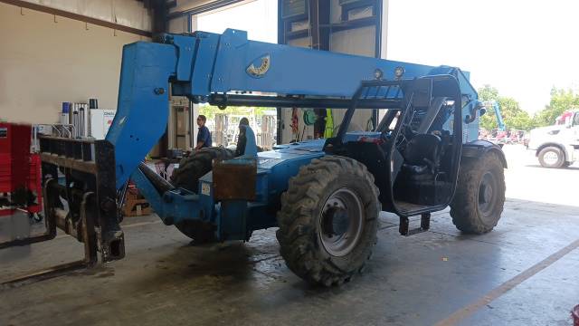 2015 Genie Telehandler GTH-1056 featured image