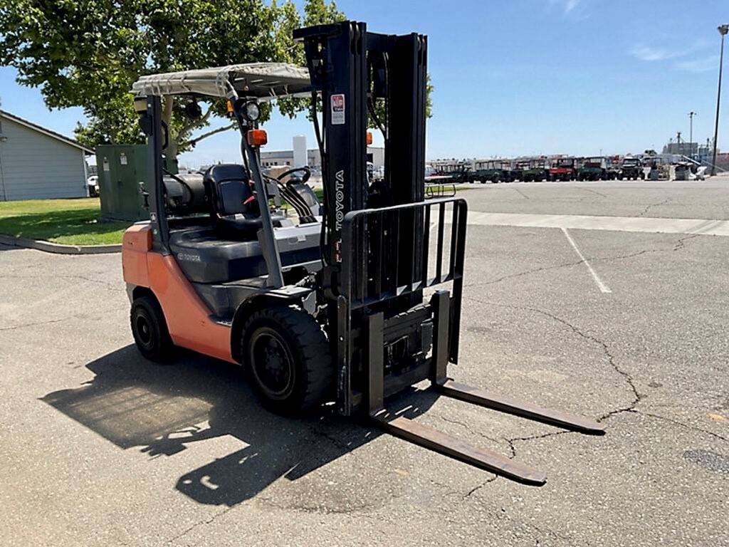 2007 Toyota Forklift 8FGU30 featured image