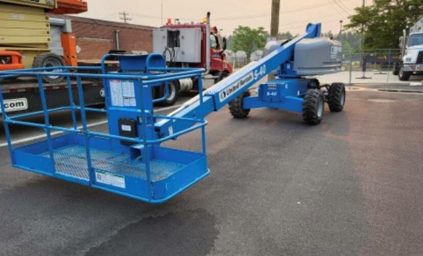 2005 Genie Boom Lift S-40 featured image