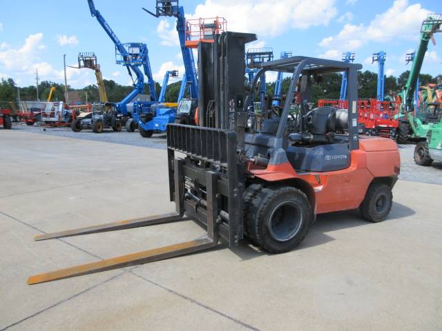 2008 Toyota Forklift 7FGAU50 featured image