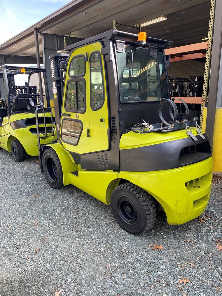 2016 Clark Forklift C35L featured image