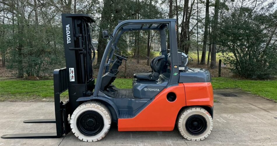 2015 Toyota Forklift 8FG35U featured image