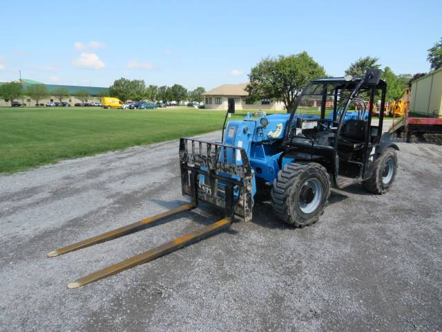 2017 Genie Telehandler GTH-5519 featured image