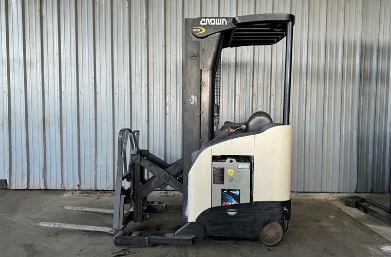 2014 Crown Forklift RR5725-45 featured image