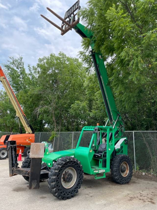 2014 Skytrak Telehandler 10054 featured image