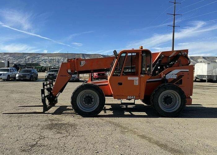 2013 Skytrak Telehandler 6042 featured image