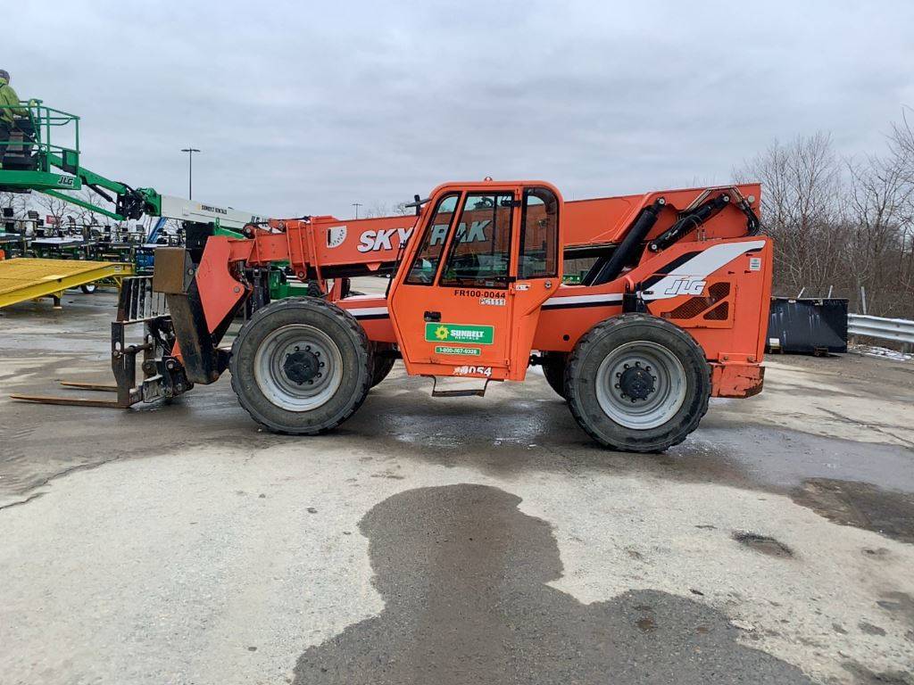 2015 Skytrak Telehandler 10054 featured image