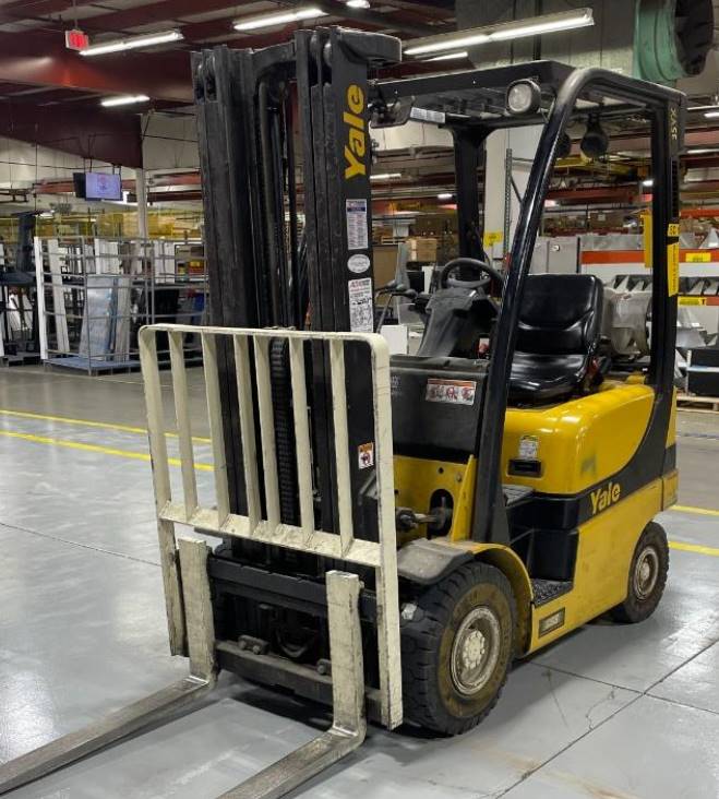 2017 Yale Forklift GLP035VX featured image