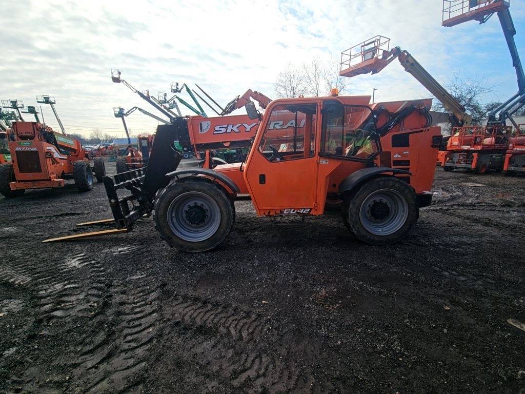 2015 Skytrak Telehandler 8042 featured image