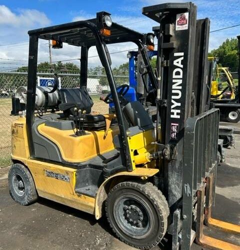 2013 Hyundai Forklift 25L-7A featured image