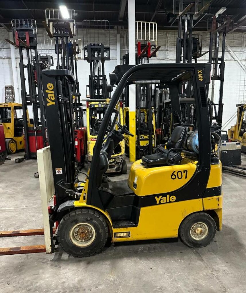 2017 Yale Forklift GLP040SVX featured image