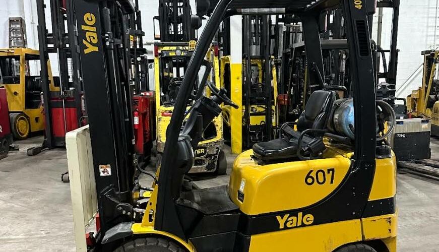 2017 Yale Forklift GLP040SVX featured image