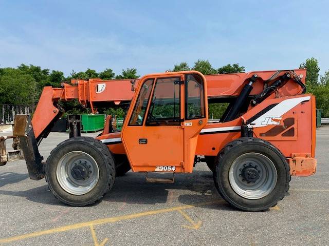 2015 Skytrak Telehandler 10054 featured image