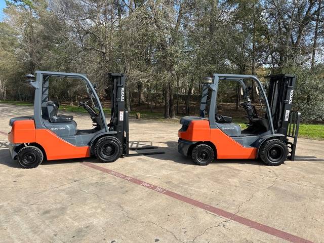 2010 Toyota Forklift 8FDU25 featured image