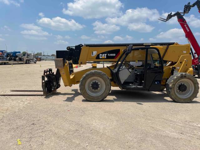 2015 Cat Telehandler TL1055D featured image