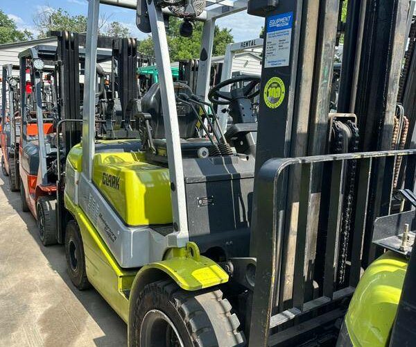 2017 Clark Forklift C30L featured image